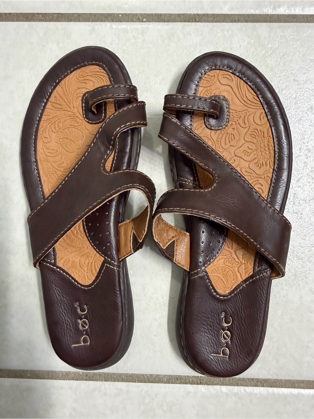 b.o.c. Women’s Brown Leather Slide Sandals